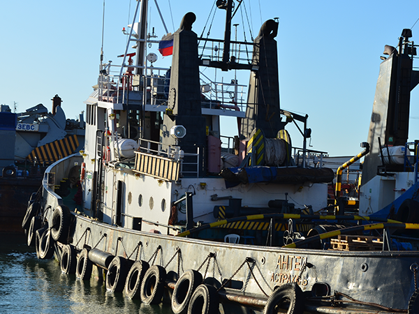 Антей у причала в порту 2